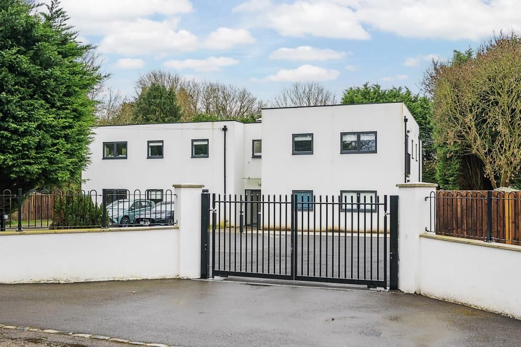 Property photo 3 of 13 External View