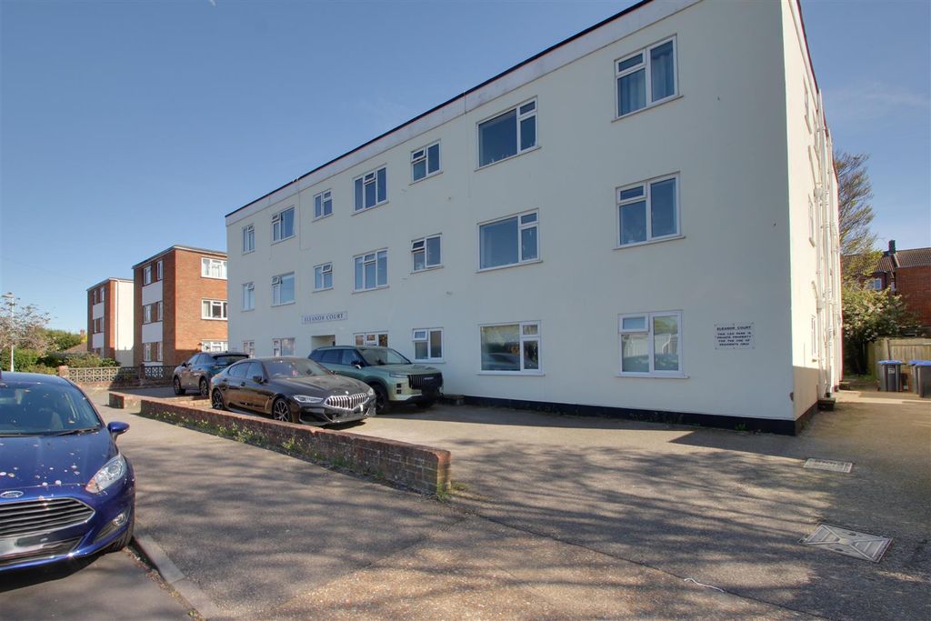 Property photo 1 of 7 External