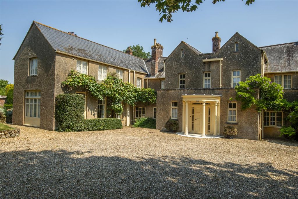 Property photo 1 of 22 Front