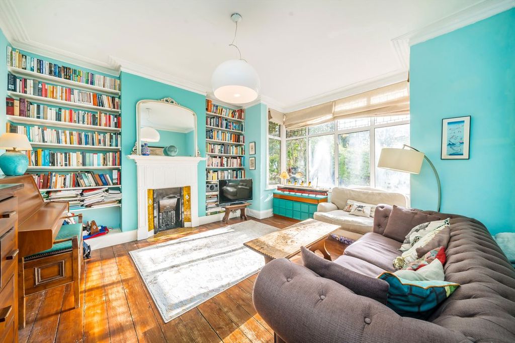 Property photo 2 of 9
