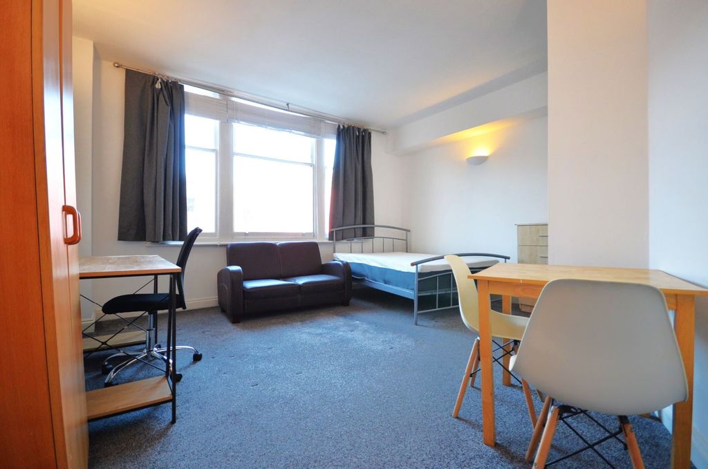 Property photo 1 of 5