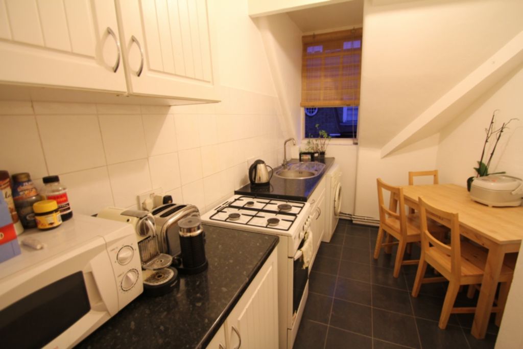 Property photo 3 of 5 Kitchen