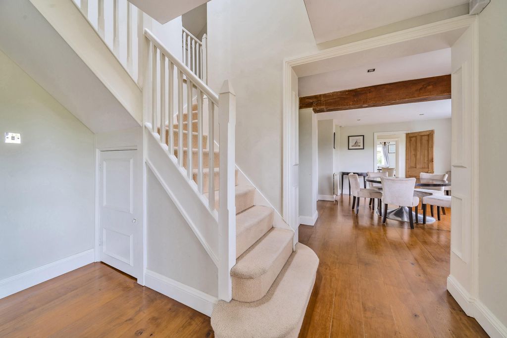 Property photo 3 of 11 Image