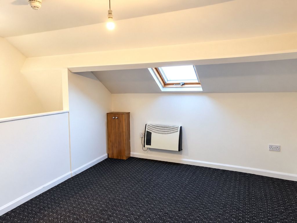 Property photo 2 of 8 Picture No. 19