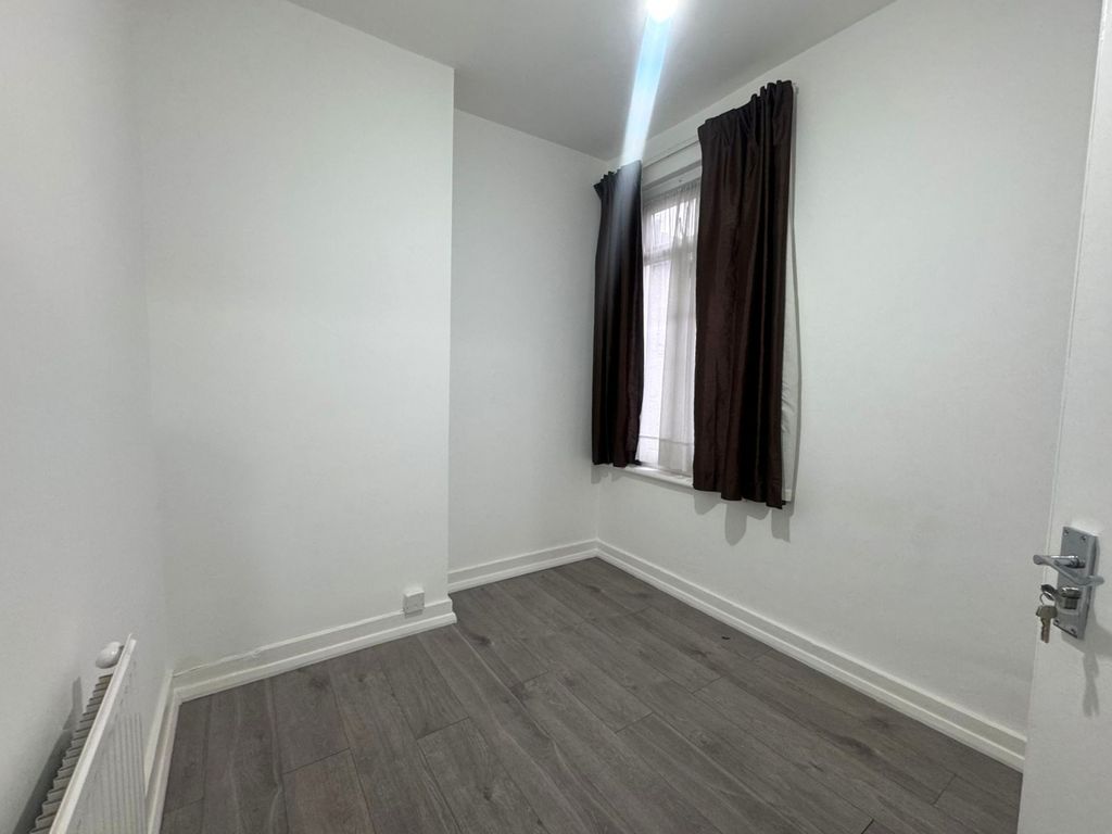 Property photo 2 of 8 Gallery