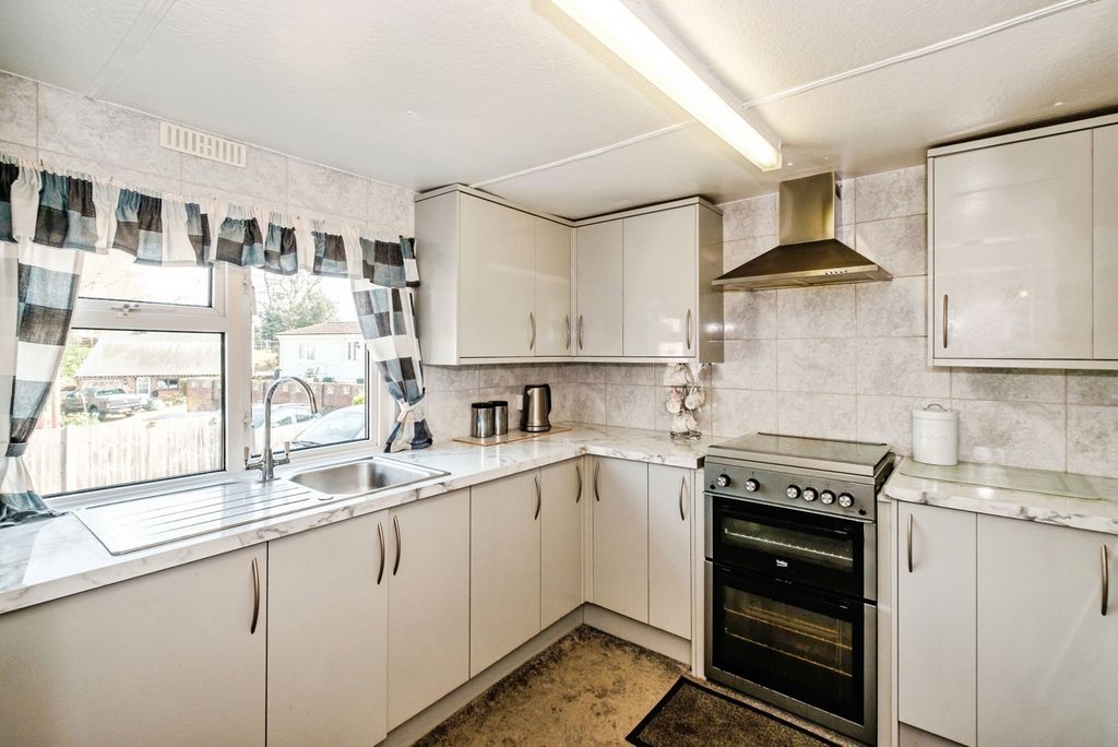 Property photo 2 of 18 Pbox-Img.Jpg