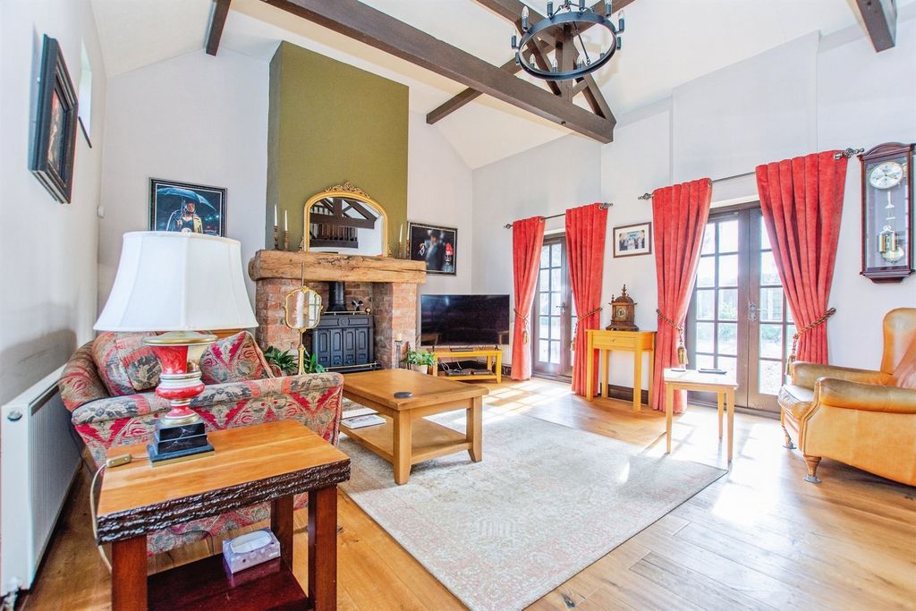 Property photo 2 of 23