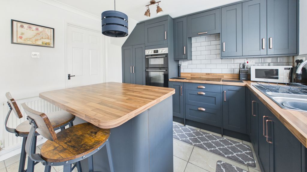 Property photo 2 of 12 Gallery