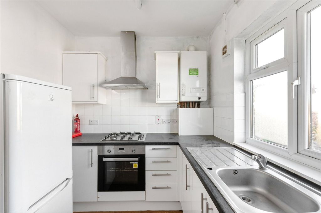 Property photo 3 of 12 Picture No. 15