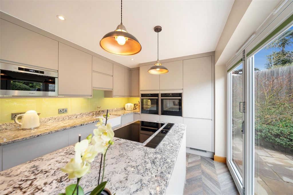 Property photo 3 of 21 Brackenhayes-38.Jpg