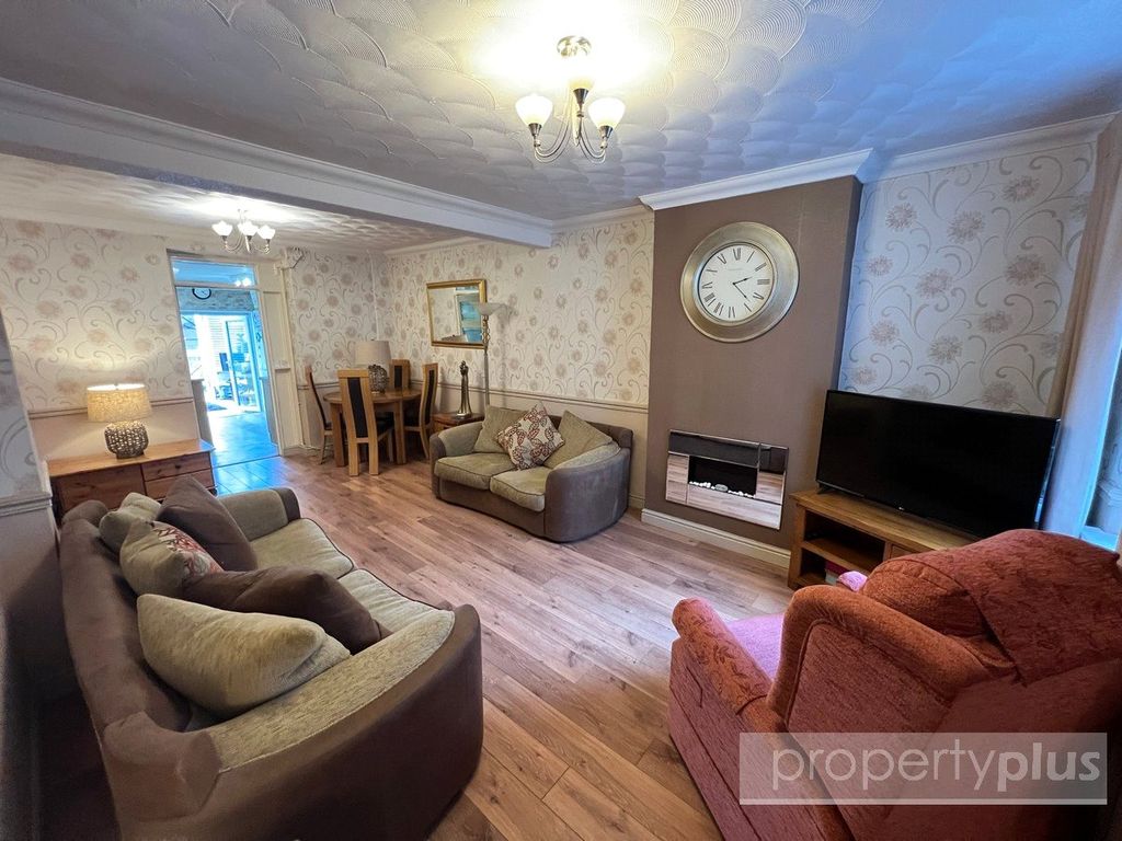 Property photo 1 of 14 Picture No. 05