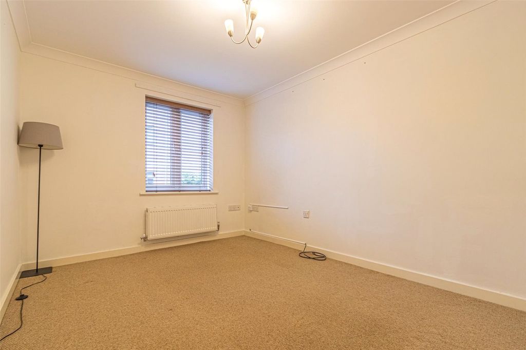 Property photo 3 of 13 Picture No. 02