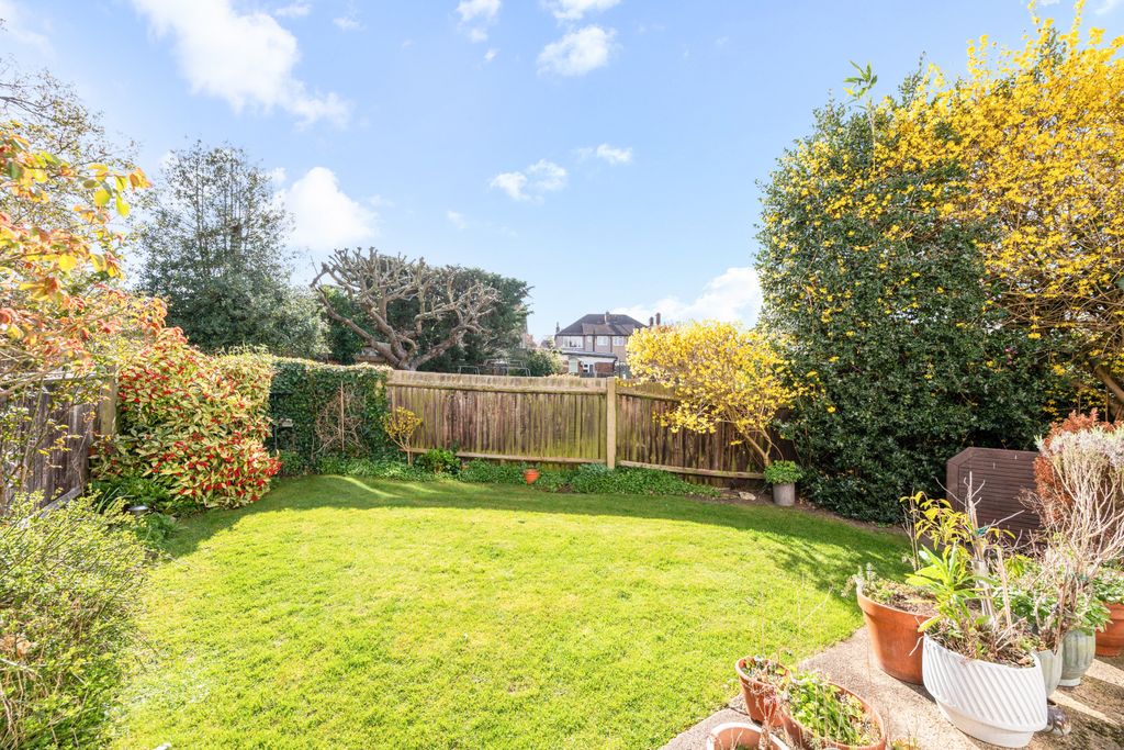 Property photo 3 of 16 Picture No. 13