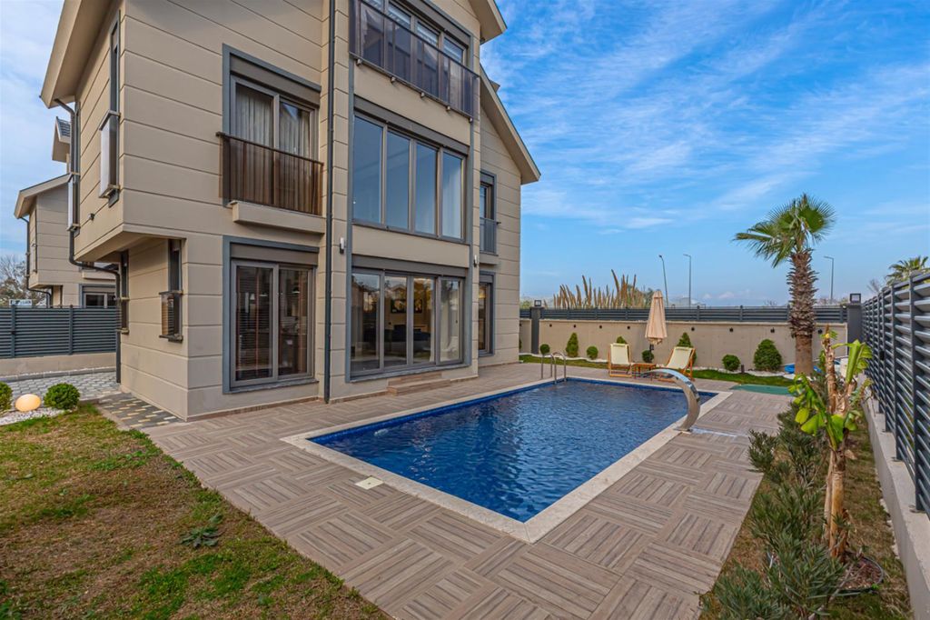 Property photo 1 of 20 Deluxe Golf Villa With A Private Pool For Sale In Belek - Main View Of The Villa & Private Exterior