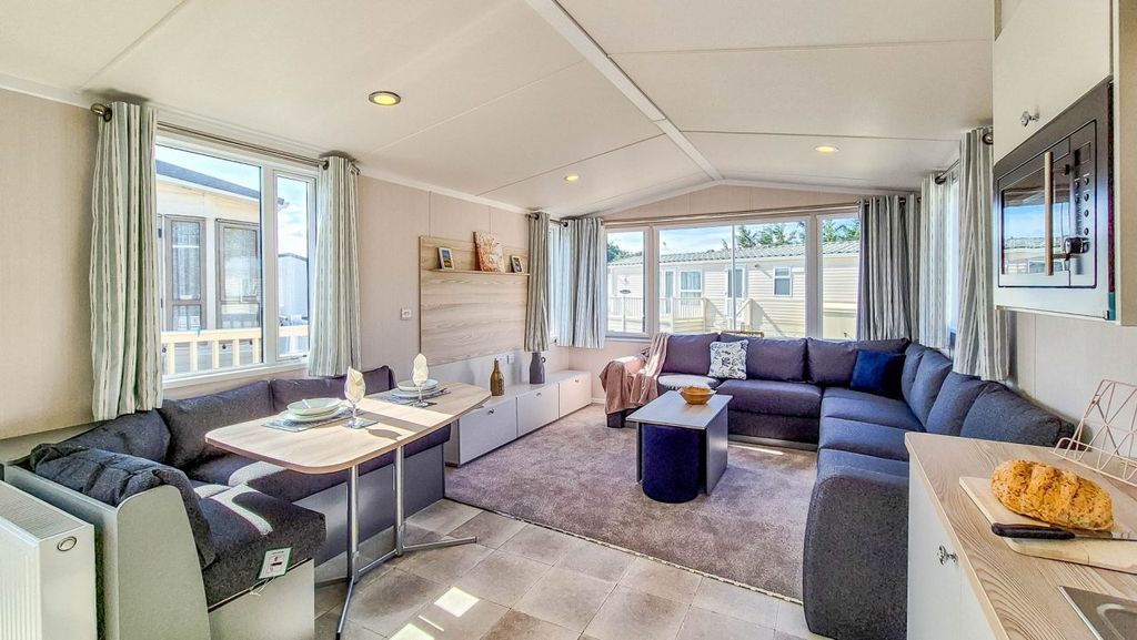 Property photo 1 of 20 Untitled 5