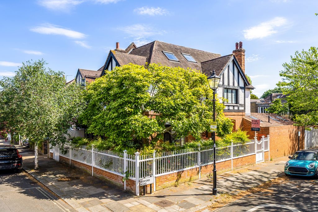 Property photo 1 of 32