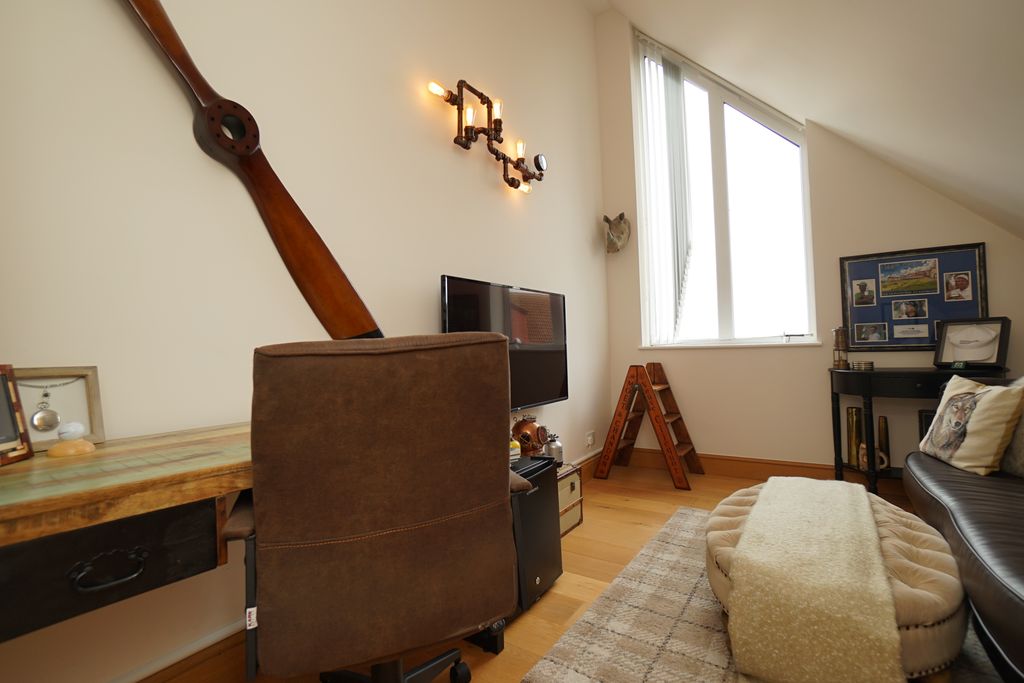 Additional image 39 of 5 bed terraced house for saleSennen Place, Port Solent, Portsmouth PO6