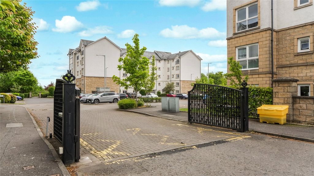 Property photo 1 of 20 Gated Entrance