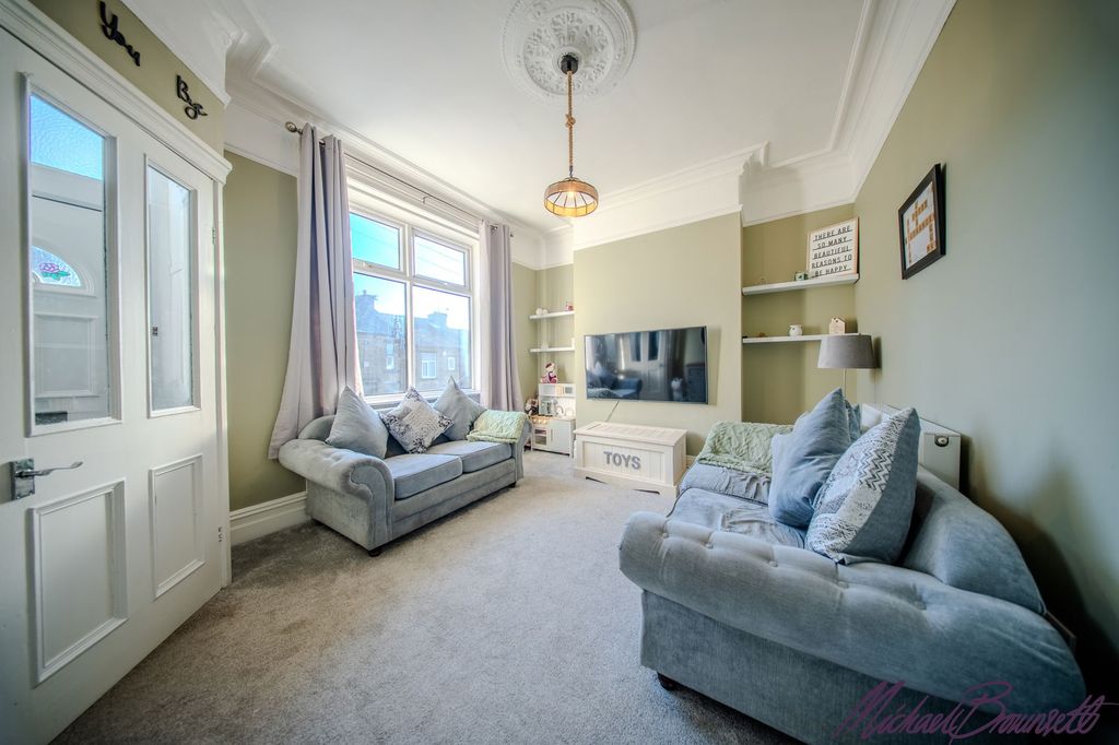 Property photo 2 of 26