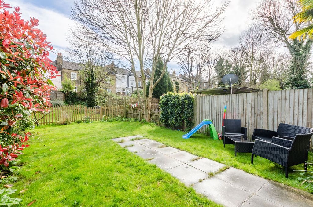 Property photo 3 of 10