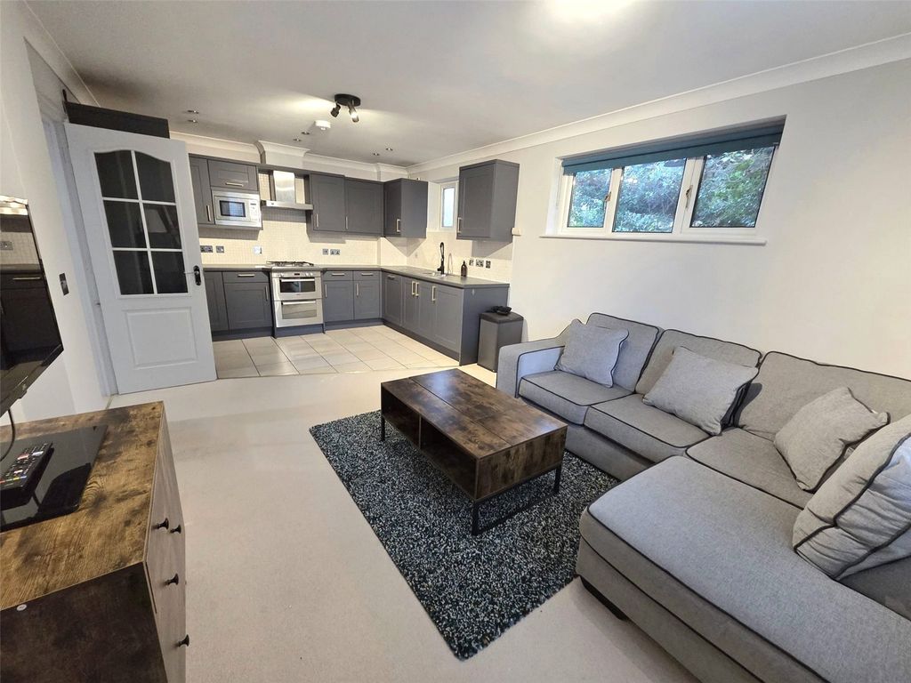 Property photo 2 of 14 Picture No. 08