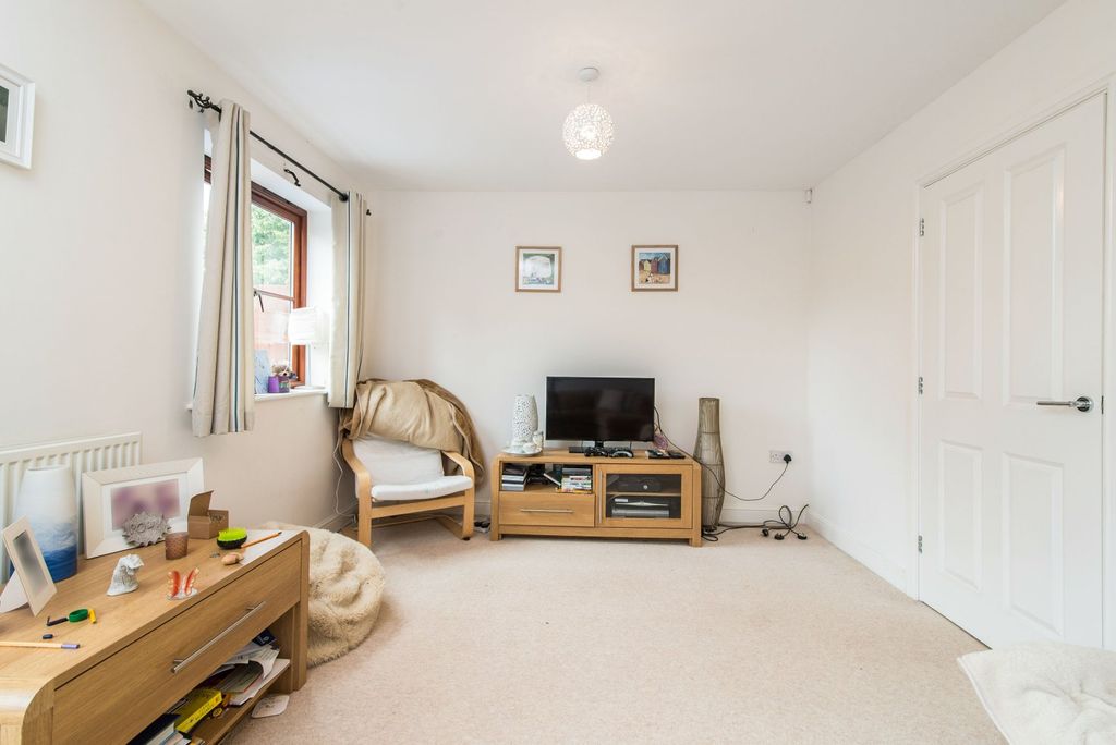 Property photo 3 of 8 2Ca20066-A75B-4Eef-8