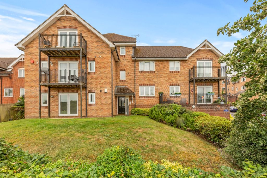 Property photo 1 of 12