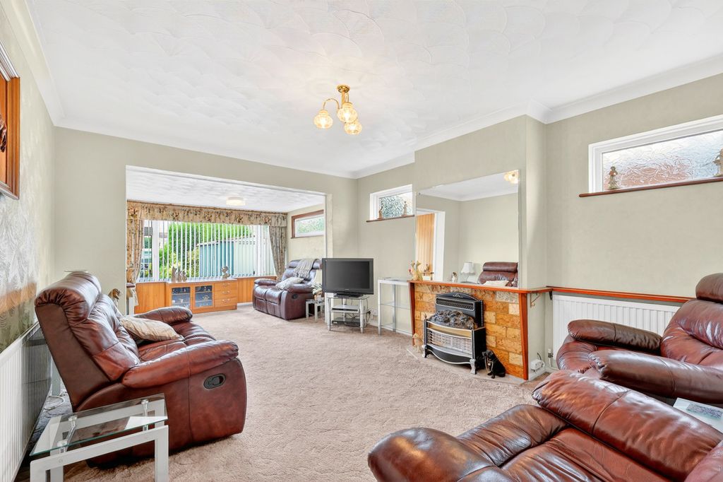 Property photo 2 of 30