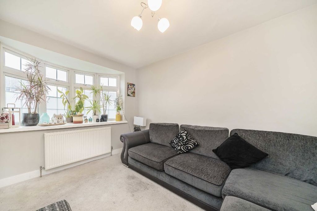 Property photo 2 of 6