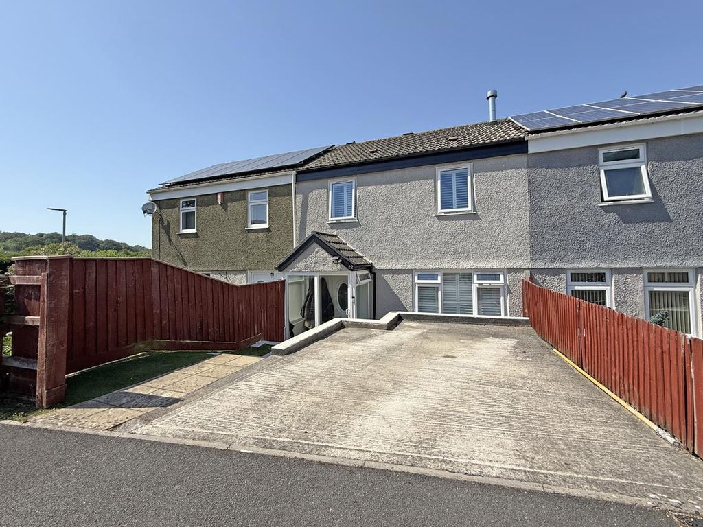 Property photo 1 of 17 Wythburn Gardens 22 - Front.Jpg