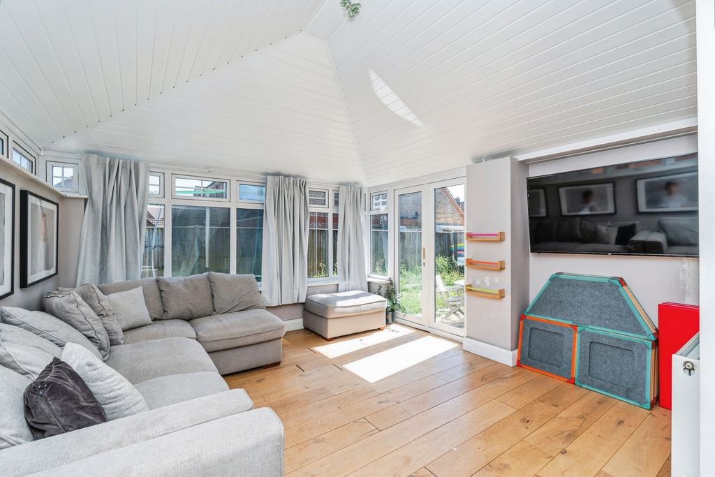 Property photo 3 of 20 Pbox-Img.Jpg
