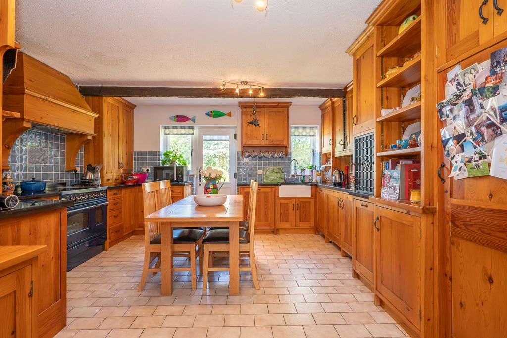 Property photo 3 of 17