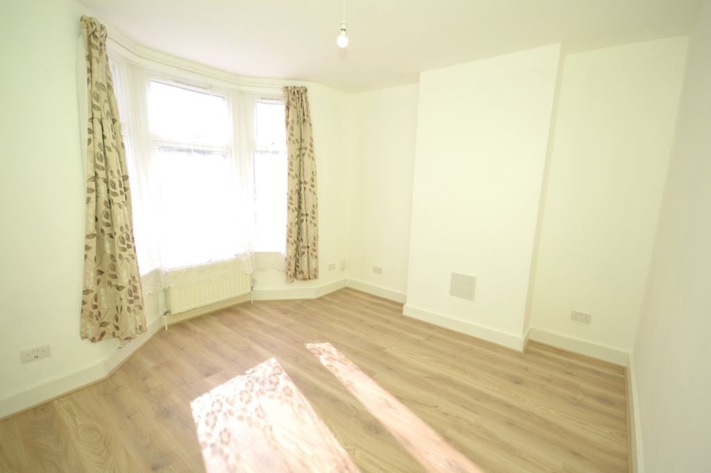 Property photo 2 of 10 Dsc_0170