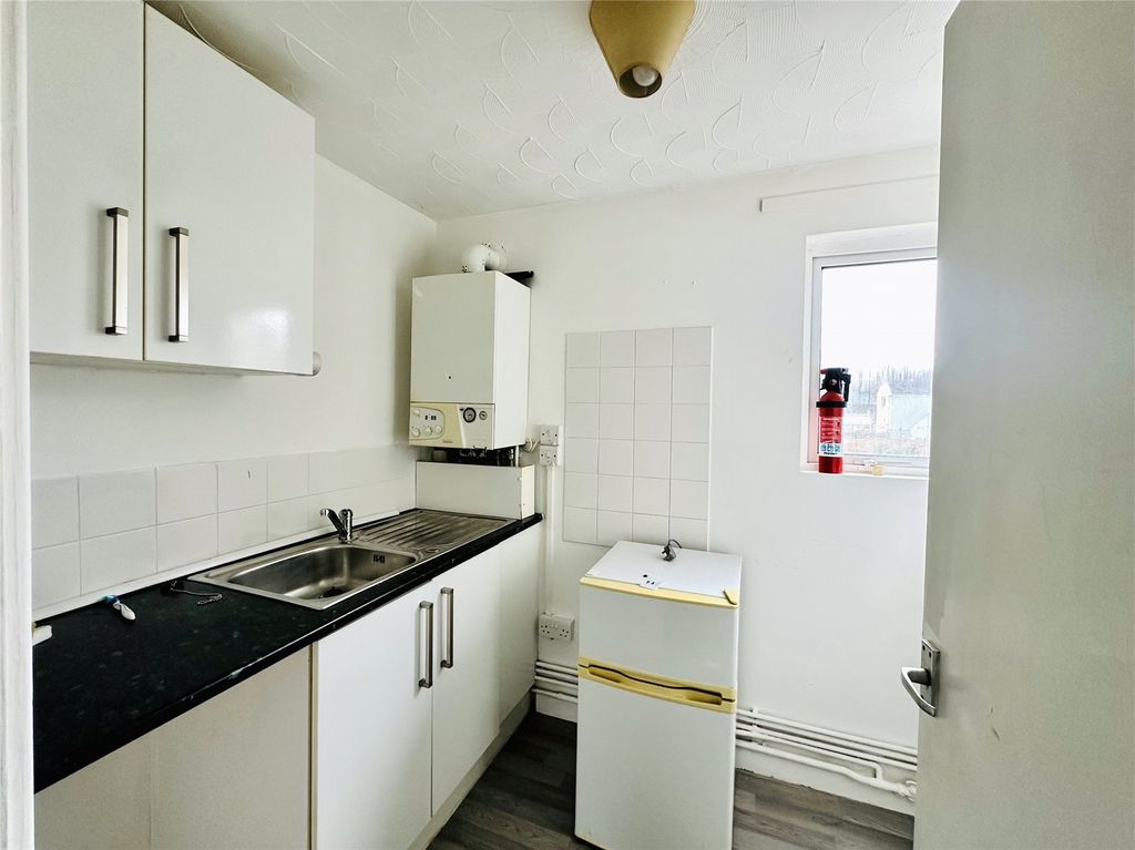 Property photo 3 of 11 Picture No. 05