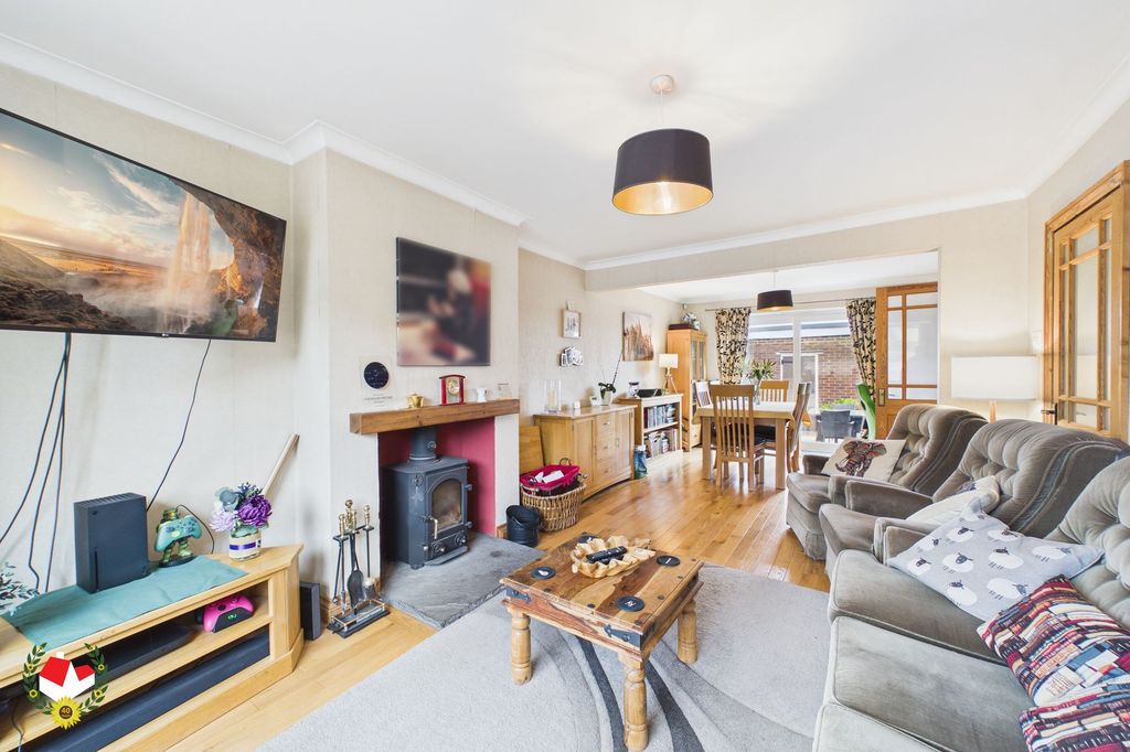 Property photo 3 of 20