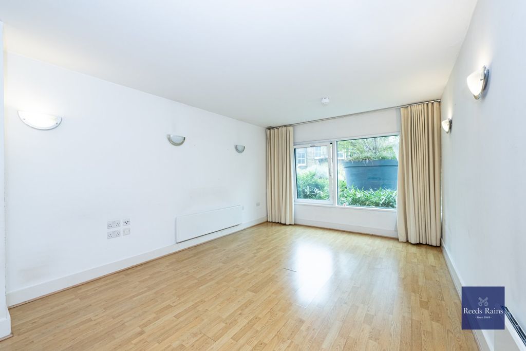 Property photo 2 of 17 Reception