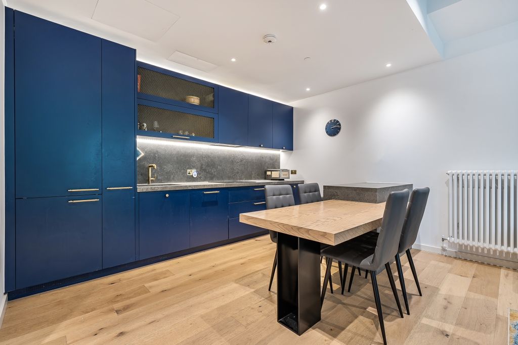 Property photo 3 of 11 1425731-13-69B84F...