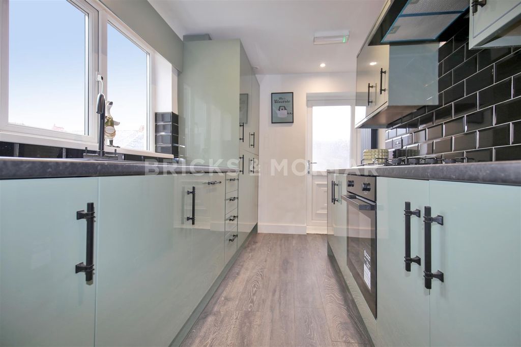 Property photo 3 of 8 Fgctwi4Mumettiwf.Jpg