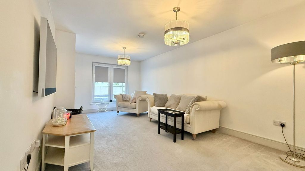 Property photo 3 of 25