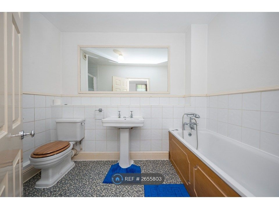 Property photo 3 of 35