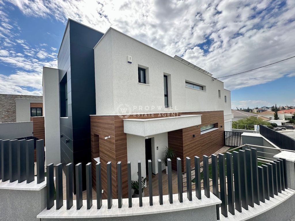 Property photo 3 of 18