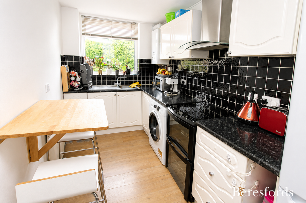 Property photo 2 of 6 Kitchen