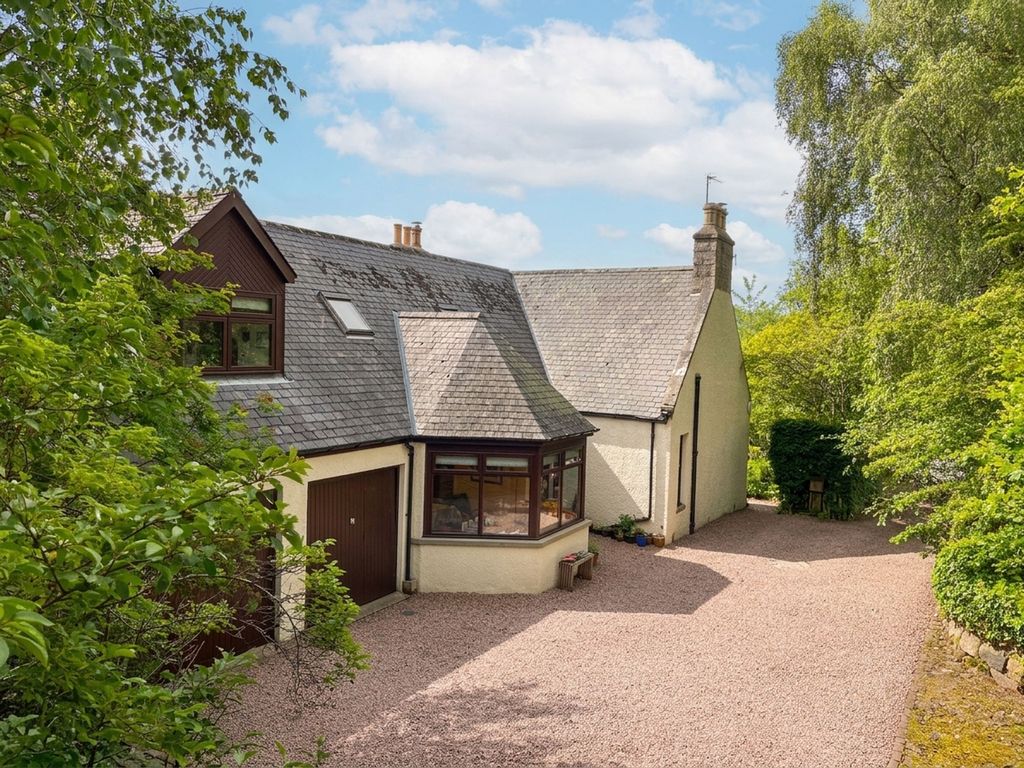 Property photo 2 of 34