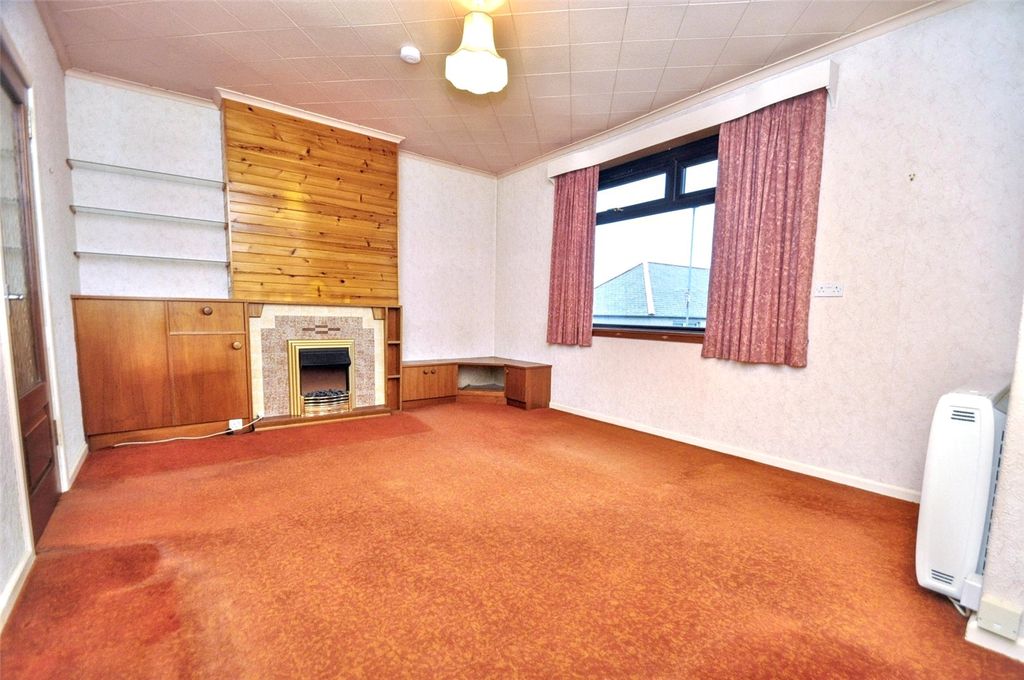 Property photo 2 of 20 Living Room (1)