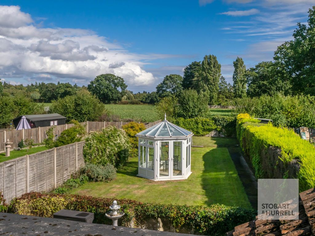 Property photo 2 of 26 Elevated Rear Garden