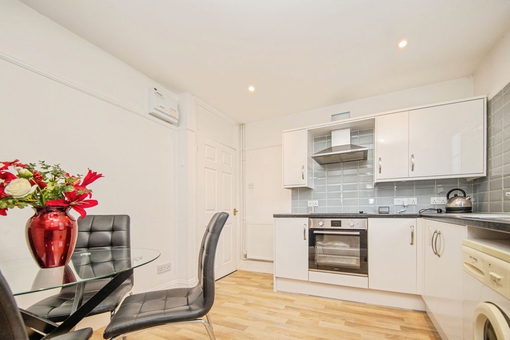 Property photo 1 of 19 Pbox-Img.Jpg