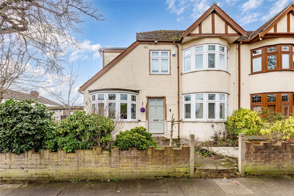 Property photo 1 of 19 Front