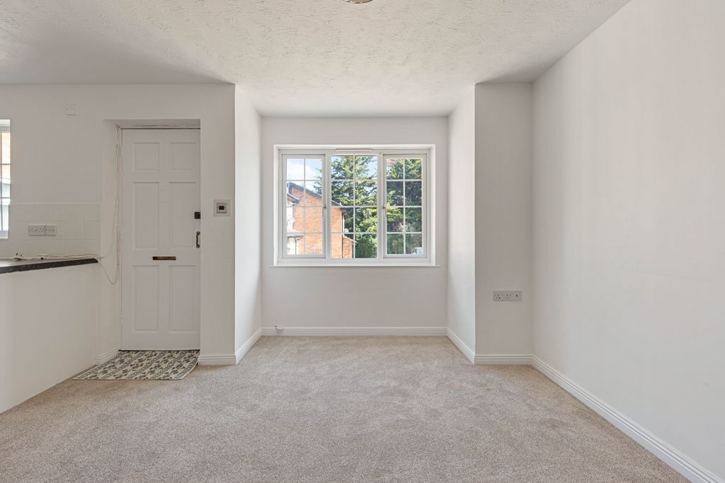 Property photo 3 of 10 918A2642
