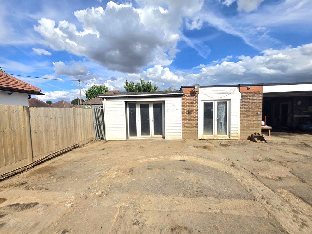 Property photo 1 of 5