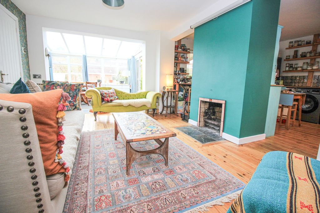Property photo 2 of 30